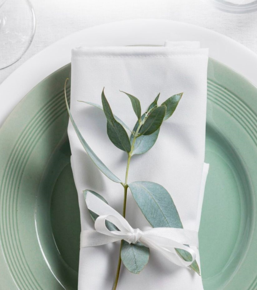 Камерный юбилей для 20 гостей: 5 причин отметить торжество в ресторане на заливе