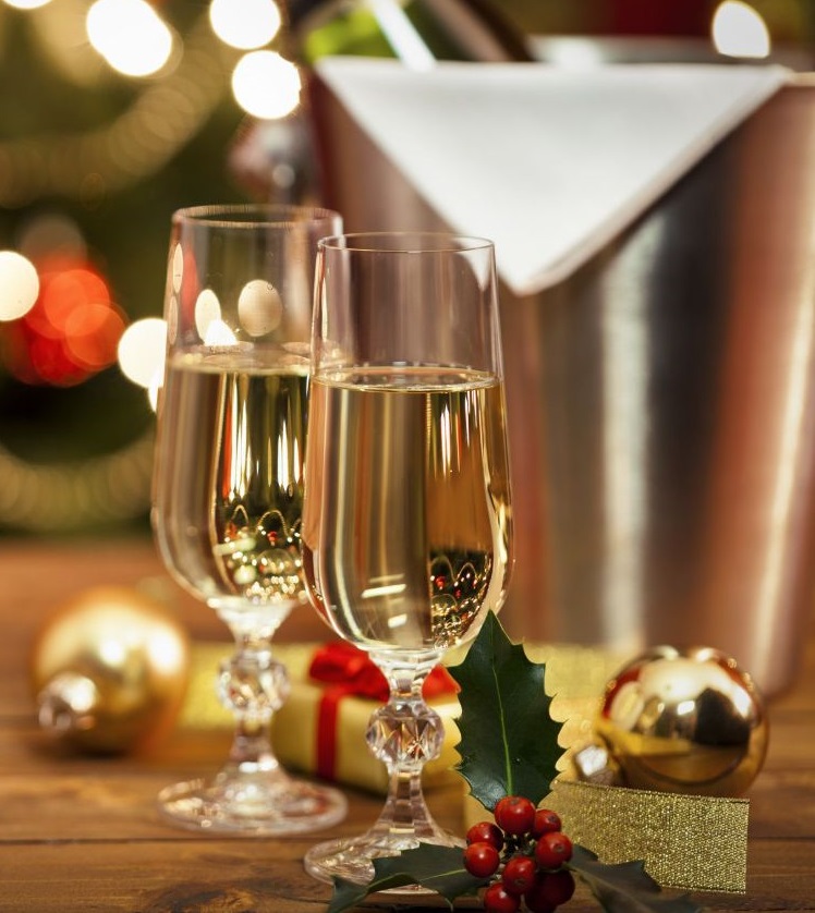 Стильный праздник: новогодний банкет в загородном ресторане на Финском заливе